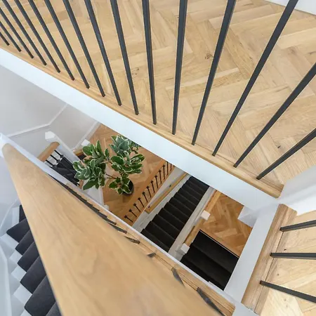 Paradise Boutique Penthouse - Center - Steps To Ivy アパート