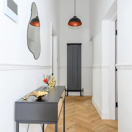 Paradise Boutique Penthouse - Center - Steps To Ivy Leeds (West Yorkshire)