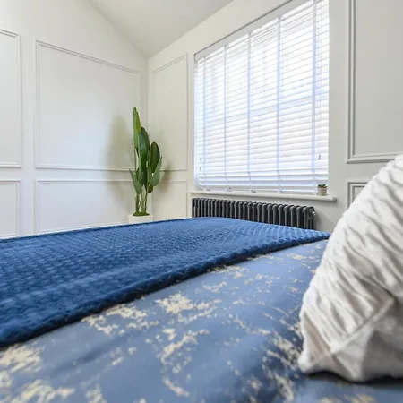 Paradise Boutique Penthouse - Center - Steps To Ivy Leeds (West Yorkshire)