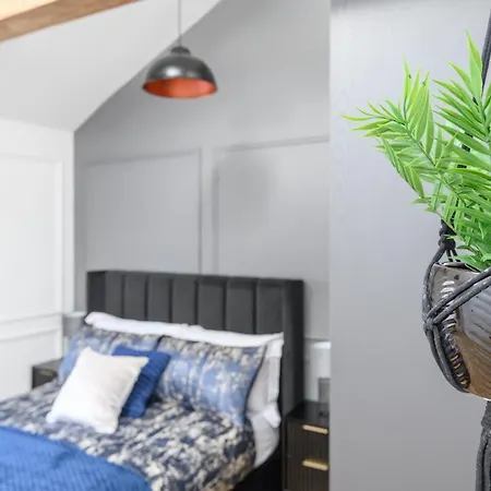 Paradise Boutique Penthouse - Center - Steps To Ivy * Leeds (West Yorkshire)